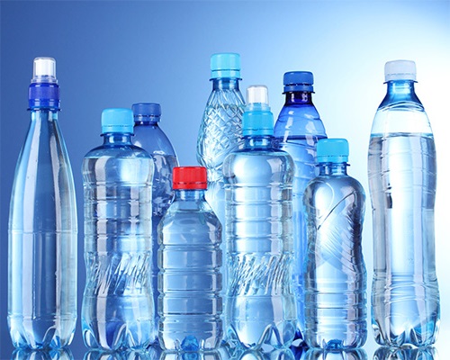Nước uống đóng chai bằng nhựa